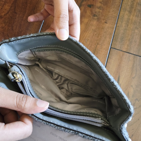 Michael Kors Sloan Small Quilted Wool Felt Pearl Embellished Chain Shoulder Bag - Picture 11 of 16